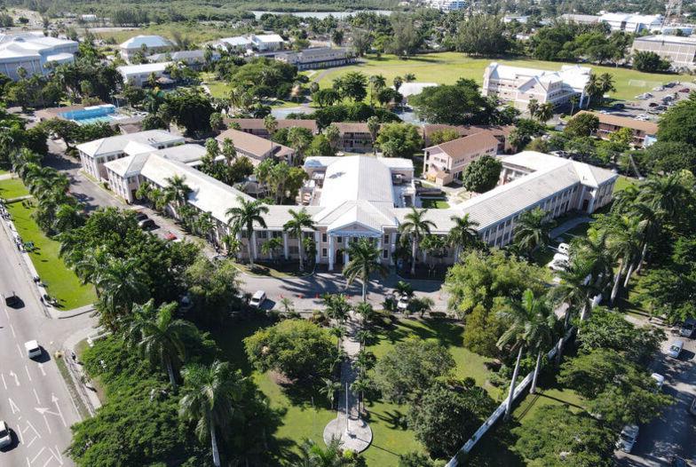 An overhead view of the University of Bahamas Oakes Field 校园